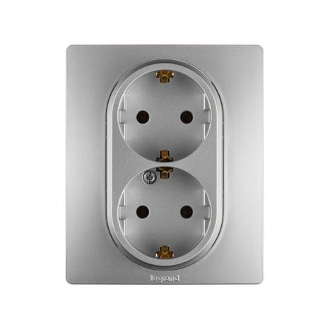 Механизм розетки 2-м СП Etika 2х2К+З алюм. Leg 672423 Legrand