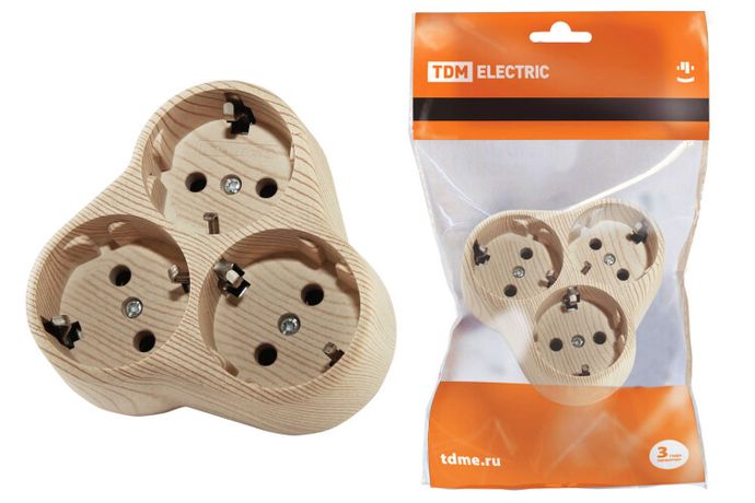 Блок на 3 гнезда 2П+З круглый 16А 250B "Эко" (сосна) | SQ1806-0077 TDM