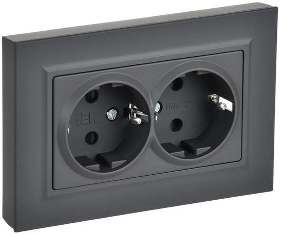 Розетка 2-м BRITE РСшПл12-3-БрГ 16А с заземл. защ. шторками плоская в сборе графит IEK BR-R28-16-K53-F