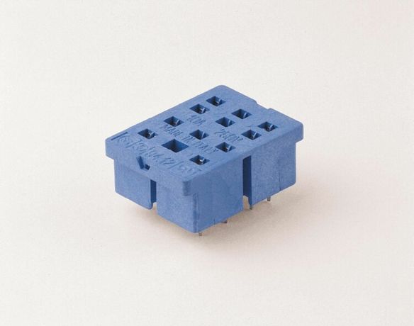 Розетка для монтажа на плате применения с 55.32, Поставляется Металлической клипсой-держателем 094.51 - 9412SMA FINDER 94.12SMA