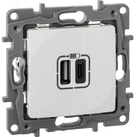 Устройство зарядное Etika с двумя USB-разъемами тип A-тип C 240В/5В 3000мА бел. Leg 672236 Legrand