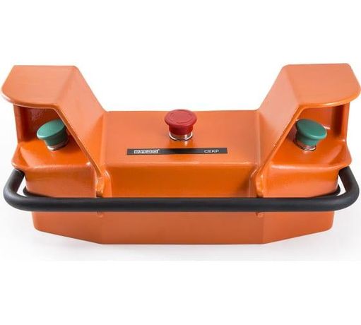 Пульт двуручного управления 1 CP200E (посредине) 2 CM200MY (по обе стороны) без стойки EMAS CEKPB