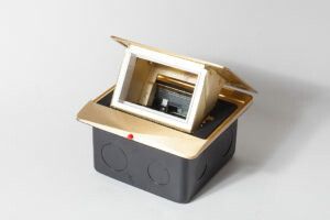 Люк на 1.5 поста(45*45) латунь,с металлической коробкой IP44 | 300001 SPL