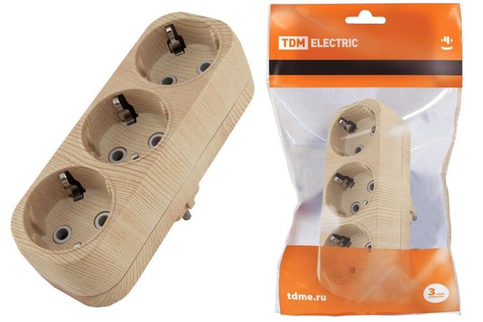 Блок на 3 гнезда 2П+З плоский 16А 250B "Эко" (сосна) | SQ1806-0076 TDM