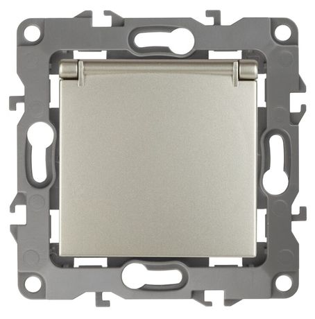 Розетка однофазная скрытого монтажа, в рамку с заземлением со шторками шампань крышкой 16А 250В IP20 автоматические (безвинтовые) зажимы 12-2103-04 Эра 12 - Б0014696