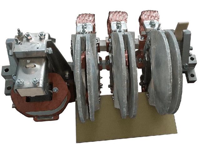 Контактор КТ-6063 1000А кат. 220В AC установка на рейке ЧЭАЗ A8119-T36376076