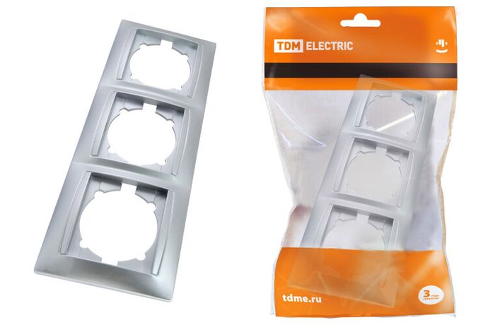 Рамка 3-х постовая вертикальная серебр. металлик "Лама" | SQ1815-0234 TDM