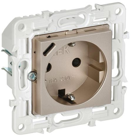 Розетка SKANDY 18Вт 16А с заземл. защ. шторки USB C SK-R17Sh шампань IEK SK-R14-16-U14-018-K37