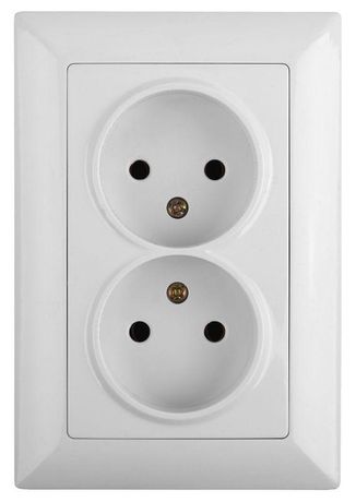 Розетка 2-м СП Solo 4-204-01 16А 250В 2P бел. Intro Б0043326 ЭРА