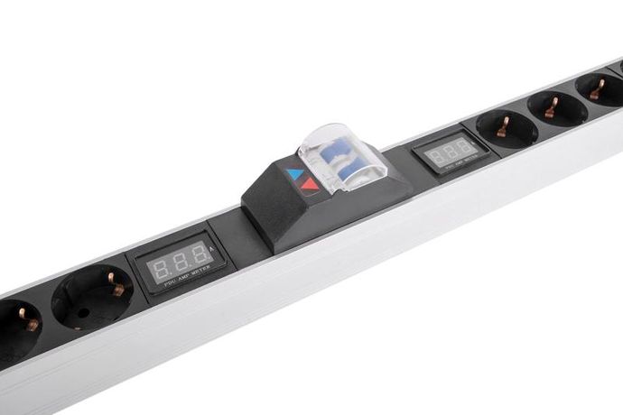 Блок розеток вертикальный Rem-32 на 2 контура по 10 Sсhuko 6 IEC 60320 C19 с авт. и амп. 2х16А алюм. 42-48U колодка R-32-2x10S-6C19-A-Am-1820-K Rem 1912793 Rem арт. 1912793