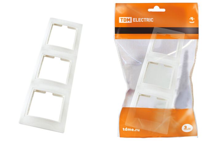 Рамка 3-х постовая вертикальная белая "Таймыр" | SQ1814-0027 TDM