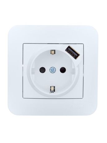 Розетка 1-м СП ASTI 16А IP20 с заземл. заряд. устройством USB в сборе бел. LEZARD 7081-0202-181