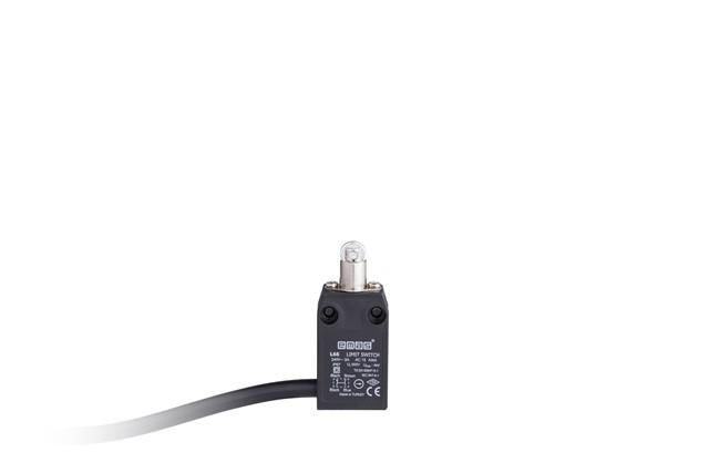 Выключатель концевой быстрого переключения линейный 3-х направленный с пластмас. консолью и стальным плунжером роликок Ф13мм (1НО+1НЗ) EMAS L66K13MUM331