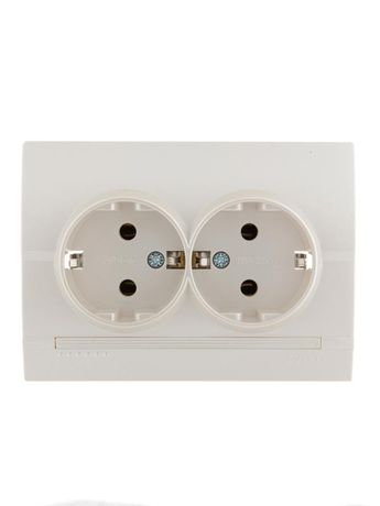 Розетка 2-м СП Deriy 16А IP20 с заземл. керамика жемчуж./бел. метал. LEZARD 702-3030-127