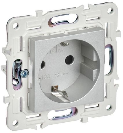 Розетка SKANDY 16А с заземл. защ. шторки SK-R04S серебр. IEK SK-R14-16-K23