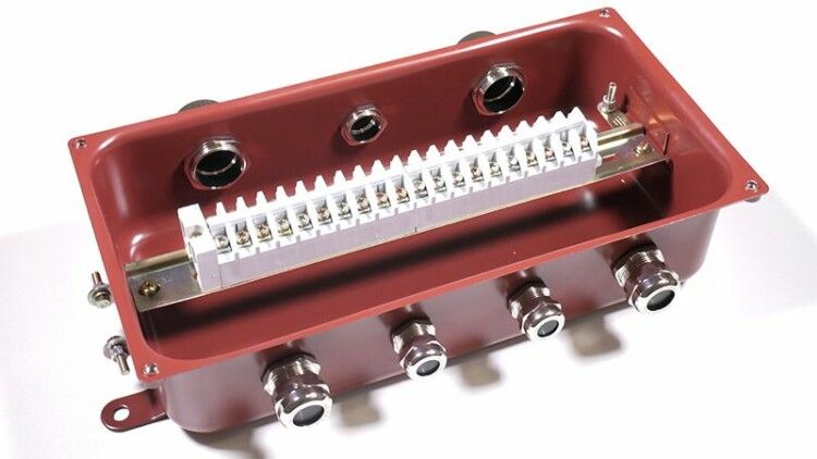 Коробка распределительная клеммная У614А УХЛ1,5 IP65 без отверстий ГОФРОМАТИК | zeta30376 ЗЭТА