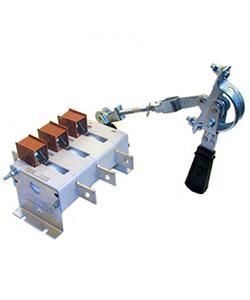 Электротехник ET010842 Выключатель-разъединитель ВР32-35 А 31240-00 УХЛ3 250А несъемная передняя смещенная рукоятка 3п на одно направление с дугогасительными камерами IP00