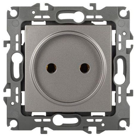 Розетка однофазная скрытого монтажа, в рамку без шторок титан 16А 250В IP20 автоматические (безвинтовые) зажимы 12-2105-16 Эра 12 - Б0065699