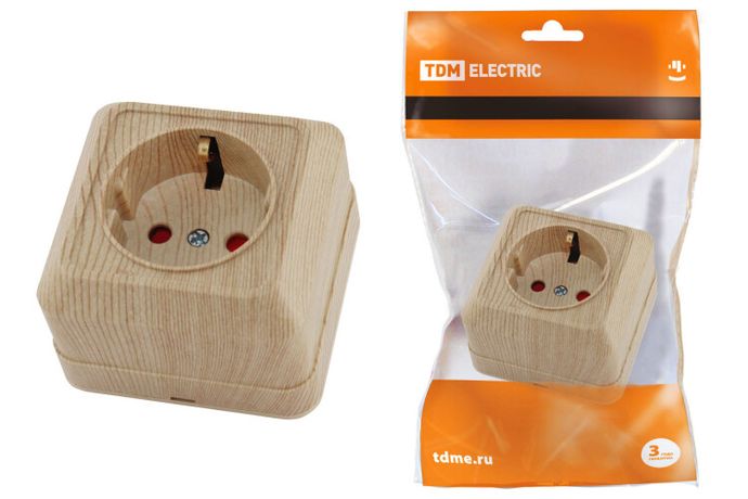 Розетка 2П+З открытой установки с з/ш IP20 16А, сосна "Ладога" | SQ1801-0054 TDM