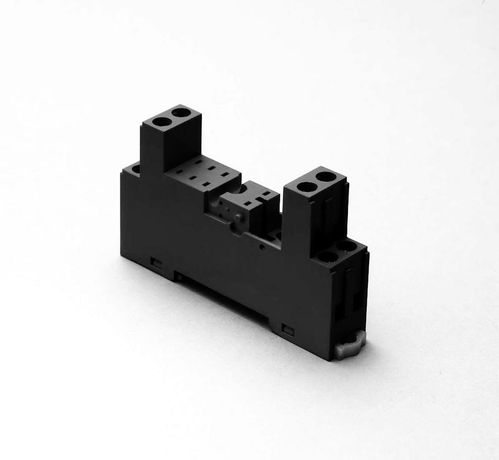 Розетка с винтовыми клеммами (с зажимной клетью) для применения 40.31 реле, применять модули 99.80, Версия черный цвет (заказ минимум/кратно 1000шт), Поставляется 095.91.3 пластик. клипсой-держателем - 958330SPA FINDER 95.83.30SPA