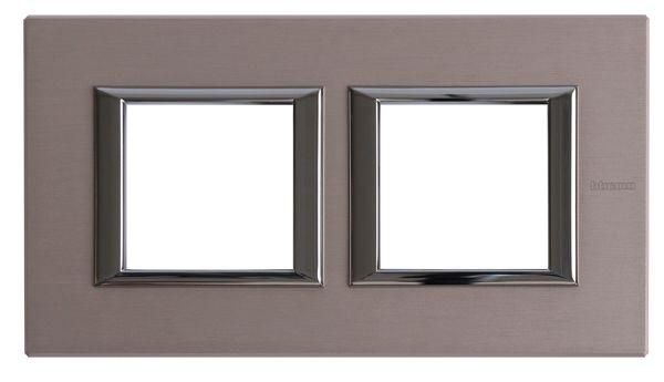 Рамка 2х2мод. Axolute 71мм прямоугол. горизонт. титан Leg BTC HA4802M2HNX Legrand