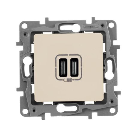 Устройство зарядное Etika с двумя USB-разъемами тип C-тип C 240В/5В 3000мА бел. Leg 672235 Legrand