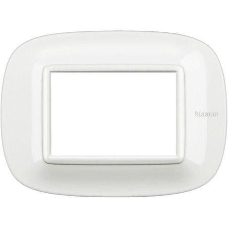 Рамка 3мод. Axolute овальная бел. Leg BTC HB4803HD Legrand