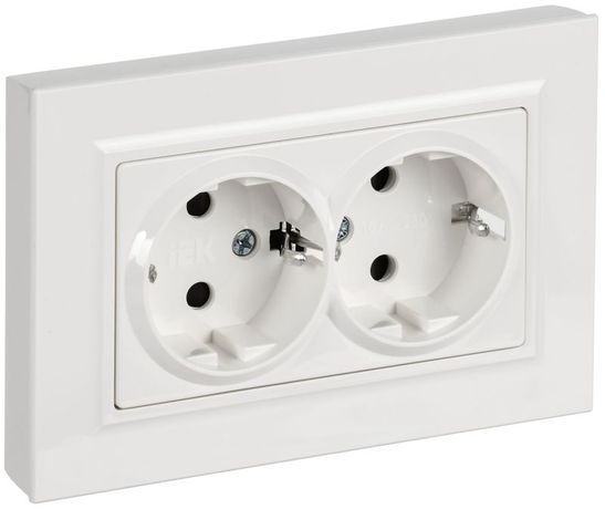 Розетка 2-м BRITE РСшПл12-3-БрБ 16А с заземл. защ. шторками плоская в сборе бел. IEK BR-R28-16-K01-F