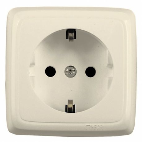 Розетка наружная с заземлением со шторками слоновая кость - РА16-112-01 HEGEL