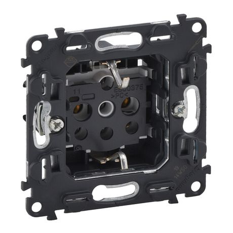 Розетка 1-м СП Valena In'matic 16А IP20 250В 2P+E винтов. клеммы механизм Leg 753025 Legrand