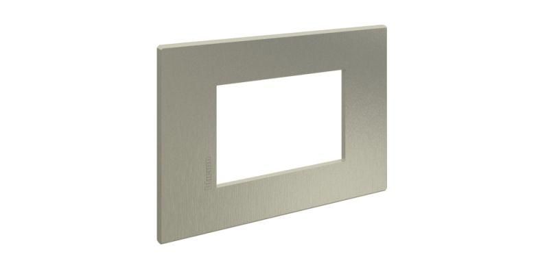 Рамка 3мод. Axolute Air итальянский стандарт "Матовый титан" Leg BTC HW4803TIS Legrand