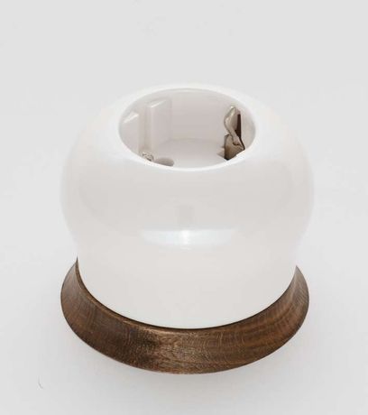 Розетка 1-м ОП Фаберже 16А IP20 ретро с заземл. круглой рамкой Винтаж перламутр. Bironi B2-101-010/18