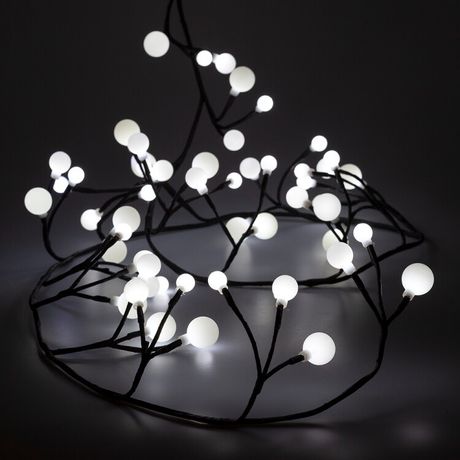 Светодиодная новогодняя гирлянда ЭРА ЕNIG - 24 Жемчужная ветвь, нить, 2,4 м, холодный свет, 72 LED Б0051870