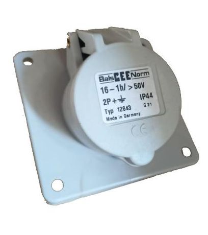 Розетка встраиваемая наклонная 16А 2P+E 230в 6h IP67 85х85 12643 I 12643-Bals Bals