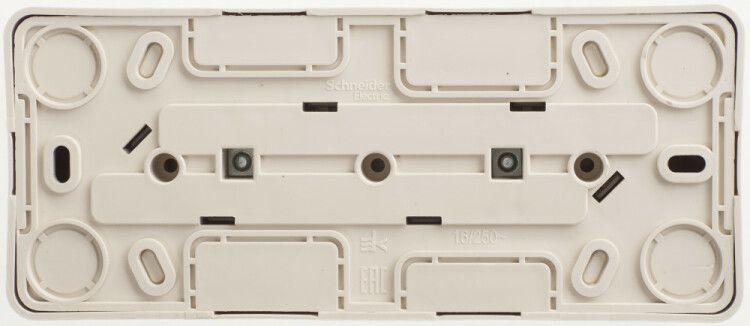 Розетка 3-м ОП Этюд 16А IP20 250В без заземл. защ. шторки крем. SE PA16-010K APC