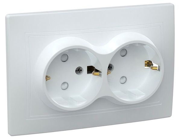 Розетка 2-местная с заземляющим контактом защитной шторкой 16А керамика КВАРТА белая IEK (РСш12-3-КБ ) - ERK24-K01-16-K
