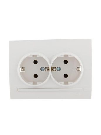 Розетка 2-м СП Deriy с заземл. бакелит бел./бел. LEZARD 702-0202-127B