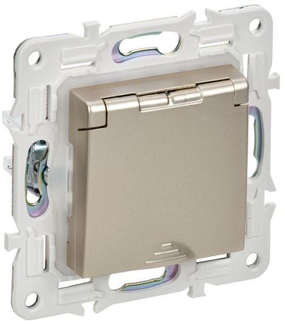 Розетка 1-м SKANDY 16А IP44 с заземл. защ. шторки крышкой SK-R11Sh шампань IEK SK-R16-16-44-K37