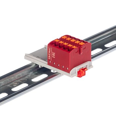 Блок распределительный с вертикал. адаптером на рейки шириной 15/35мм зажим push-in 10 точек подключения 2.5кв.мм красн. DKC DTP1-010-04SPUR-V ДКС