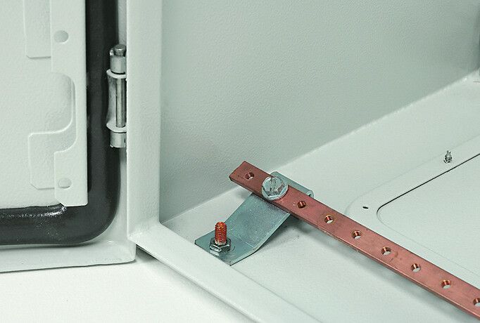 Медная шина с нарезанными отверстиями 12x4мм 160A длина 990мм - 037389 Legrand