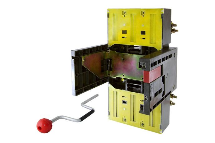 Панель ПМ2/В-43 выдвижная с присоединением к вертикальным шинам для установки ВА88-43 - SQ0707-0095 TDM