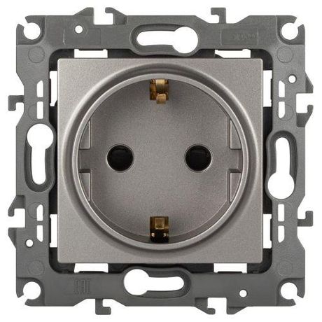 Розетка однофазная скрытого монтажа, в рамку с заземлением со шторками титан 16А 250В IP20 автоматические (безвинтовые) зажимы 12-2102-16 Эра 12 - Б0065651