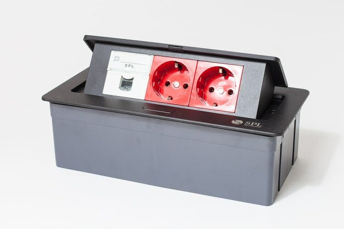 Люк на 3 поста(45*45)металл,чеоный,с пластиковой коробкой IP 40 | 300013 SPL