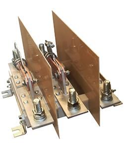 Разъединитель РЕ19-43-31160-00 УХЛ3 1600А 3п на одно направление рычаг для пополюсного оперирования штангой IP00 Электротехник ET921426