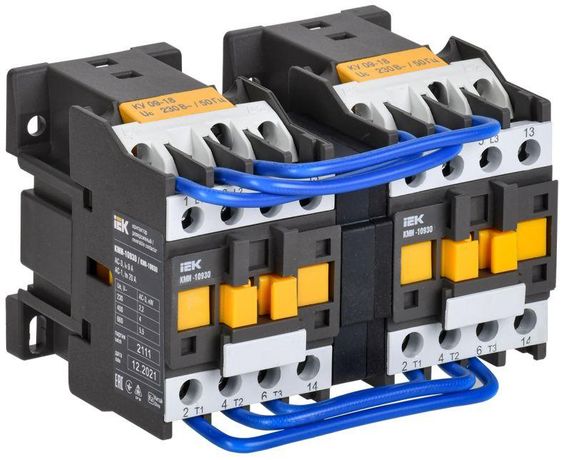 Контактор КМИ-10930 реверс 9А 230В/АС3 2НО | KKM13-009-230-20-1 IEK