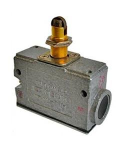 Микровыключатель МП 1205 УХЛ3 исп.01 IP40 толкатель с продольным расположением ролика фронтальный гайки Электротехник ET006834