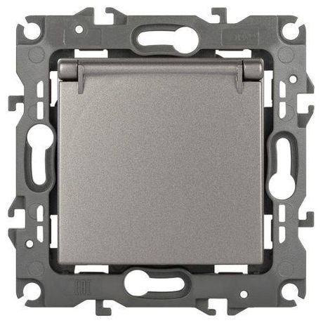 Розетка однофазная скрытого монтажа, в рамку с заземлением со шторками титан крышкой 16А 250В IP20 автоматические (безвинтовые) зажимы 12-2103-16 Эра 12 - Б0065722