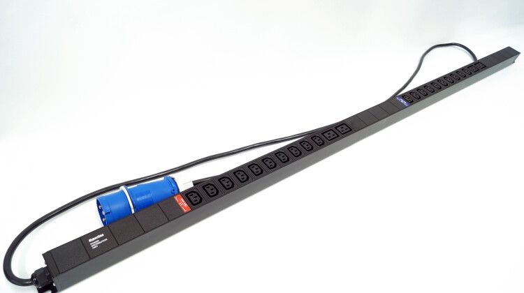 Блок розеток вертик. 20 IEC320 C13 4 розетки C19 кабель питания 3м (3х4.0мм2) с вилкой IEC 60309 32А (2P+E) 250В 1700х44.4х44.4мм (ДхШхВ) сталь SHE-20IEC-4BIEC-3PVB черн. Hyperline 456989