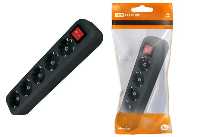 Колодка розеточная 5 гнезд 2П+3 с выключателем16А 250В черная | SQ1806-0137 TDM