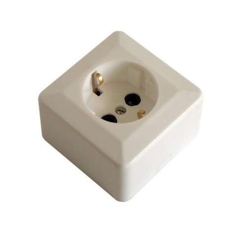 Розетка 1-м ОП 16А IP20 с заземл. бел. БЕЛТИЗ РА 16-102 Bylectrica